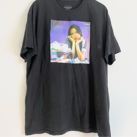 Olivia Rodrigo Concert Tee Shirt Sour Tour Merch Black with Photo Graphic XL - Picture 3 of 6